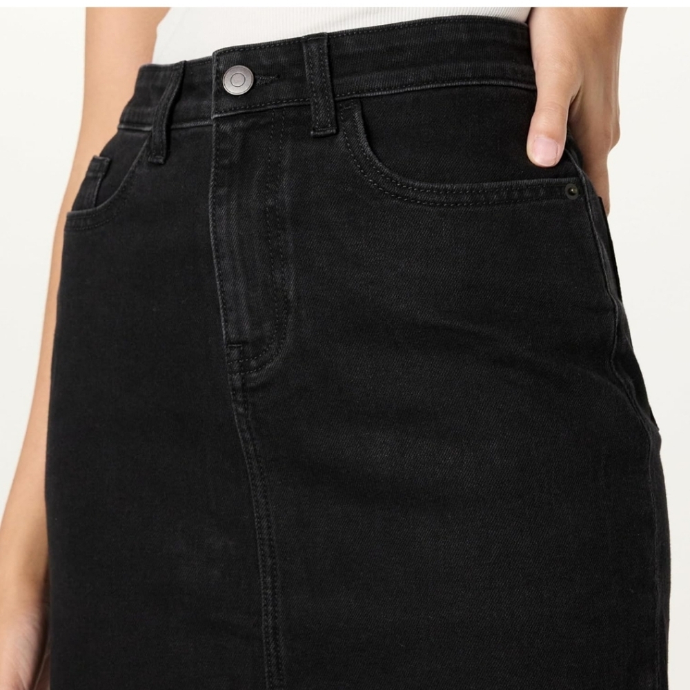 Black Skirt